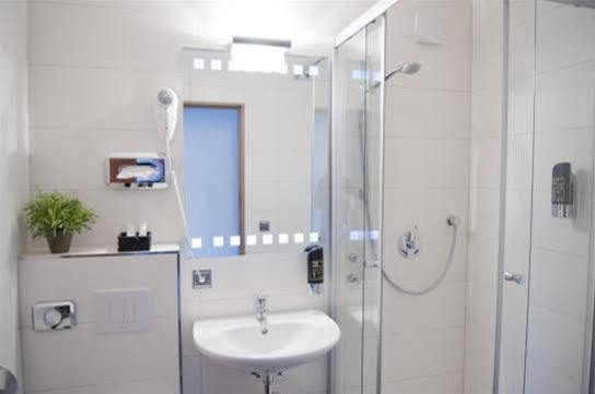 Waldhotel Sindelfingen Am Eichholz מראה חיצוני תמונה
