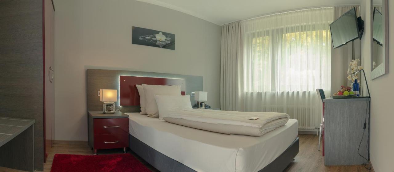 Waldhotel Sindelfingen Am Eichholz מראה חיצוני תמונה