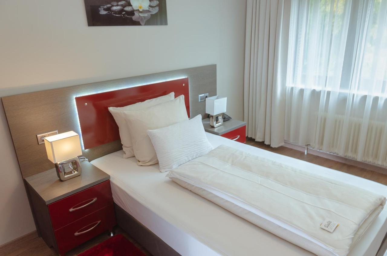 Waldhotel Sindelfingen Am Eichholz מראה חיצוני תמונה
